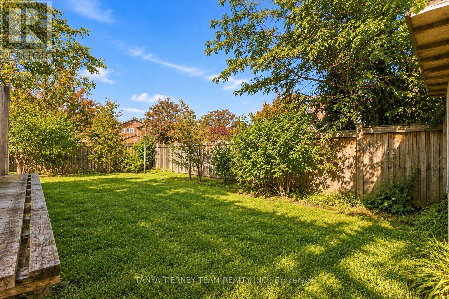11 HUNTER DRIVE - 40