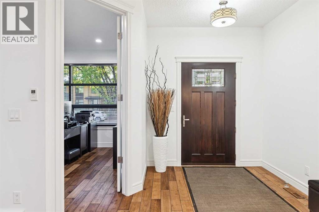 2819 26 Street SW - photo 2
