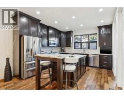 Primary Bedroom - 2819 26 Street Sw, Calgary, AB T3E2B1 Photo 10