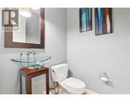 4pc Bathroom - 2819 26 Street Sw, Calgary, AB T3E2B1 Photo 15