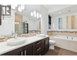 5pc Bathroom - 2819 26 Street Sw, Calgary, AB T3E2B1 Photo 17