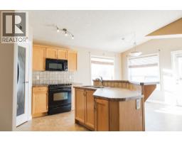 4pc Bathroom - 40 Pinnacle Lake Drive, Grande Prairie, AB T8W0A9 Photo 9