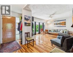 1219 Renfrew Drive NE - photo 4