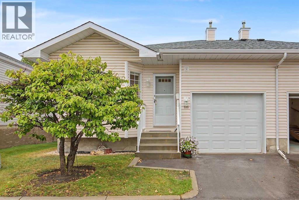 138 Hawkstone Manor NW, Calgary