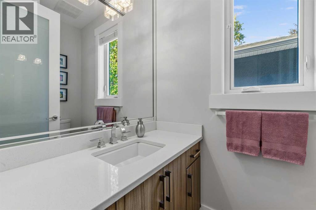 1211 19 Avenue NW - photo 9