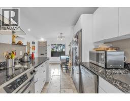 1002 Ironwork Passage, Vancouver, BC V6H3P1 Photo 11
