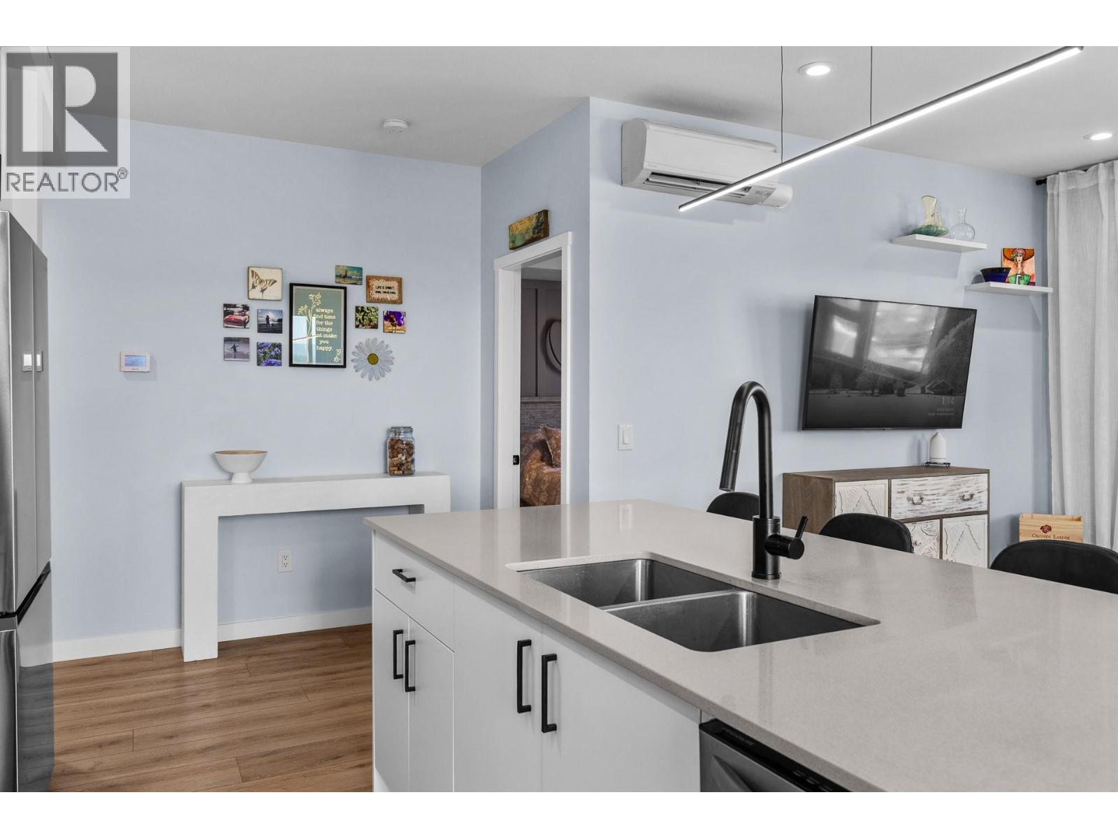 660 Cawston Avenue N Unit# 407, Kelowna