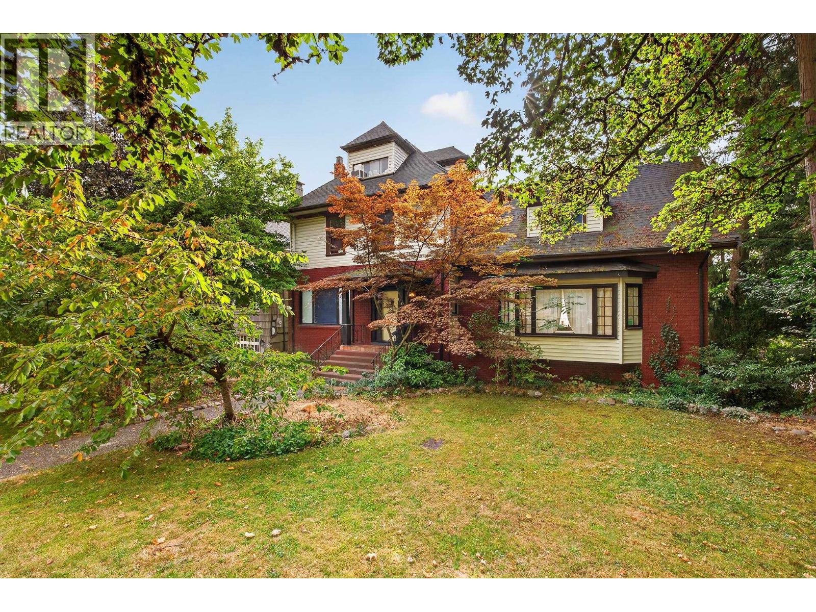 Property for sale at 118 QUEENS AVENUE