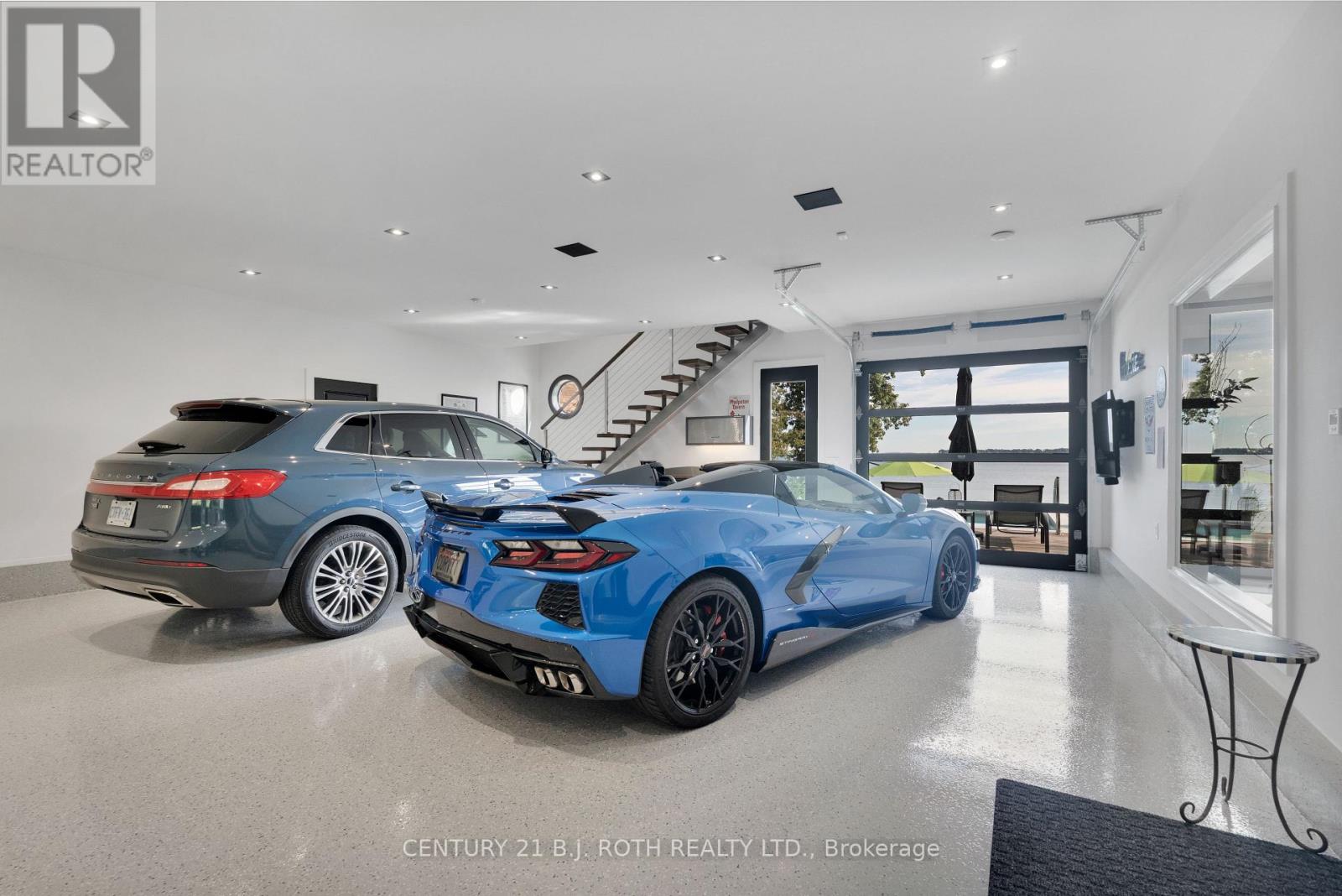 247 LAKESHORE ROAD W - Image 32