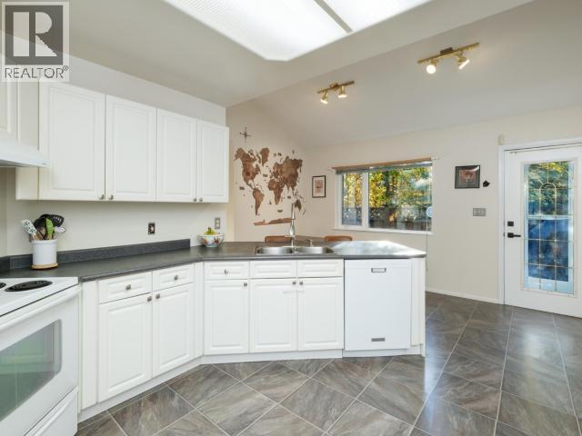 50 THOMPSON ROAD - 23