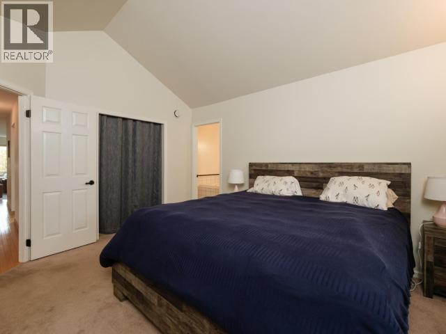 50 THOMPSON ROAD - 25