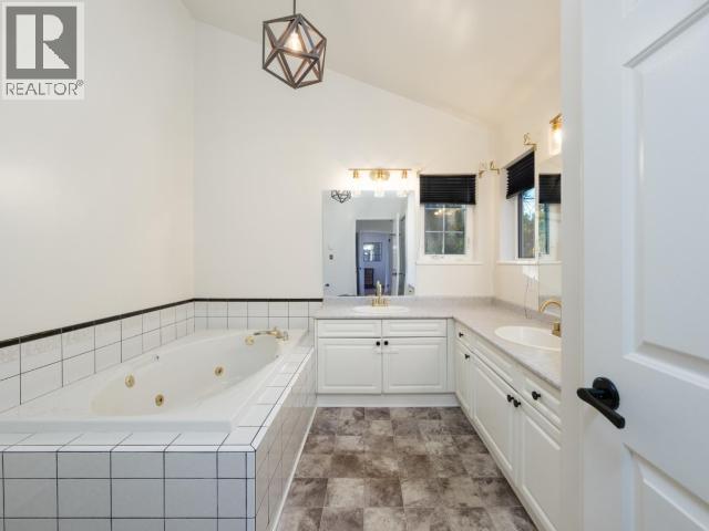 50 THOMPSON ROAD - 27