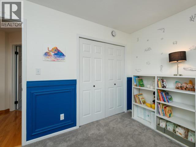 50 THOMPSON ROAD - 32