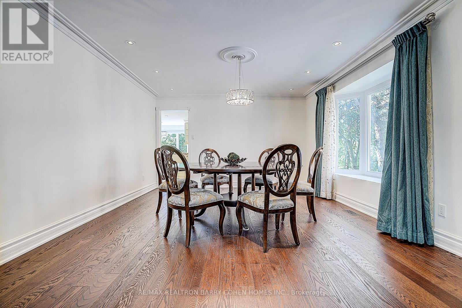 44 PRINCE EDWARD BOULEVARD - Image 9