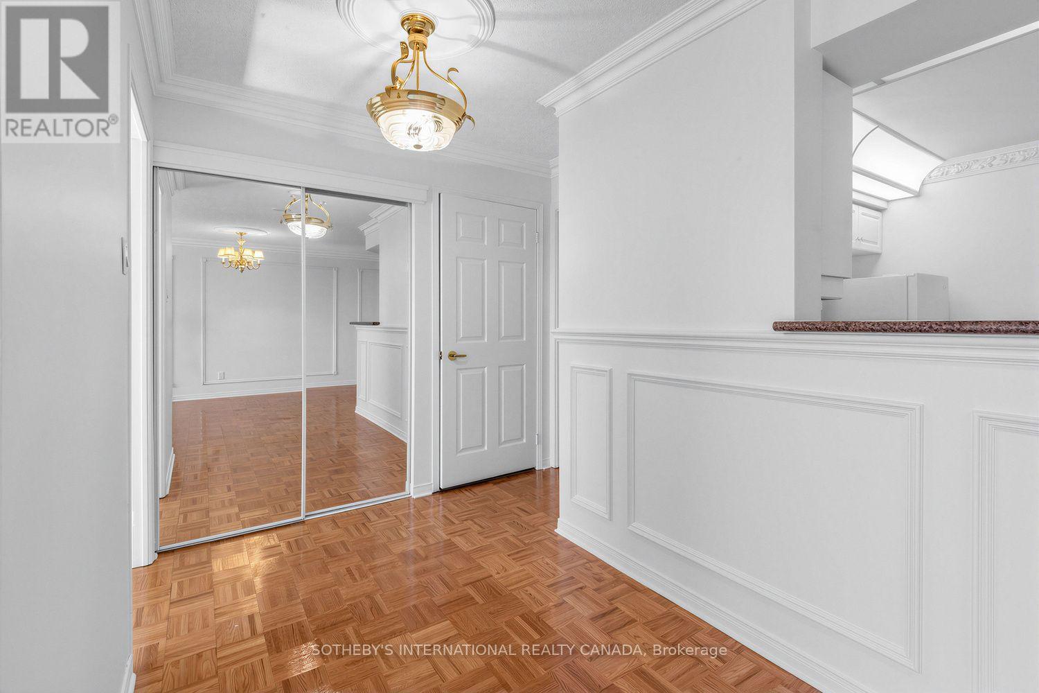#704 38 AVOCA AVENUE - 15
