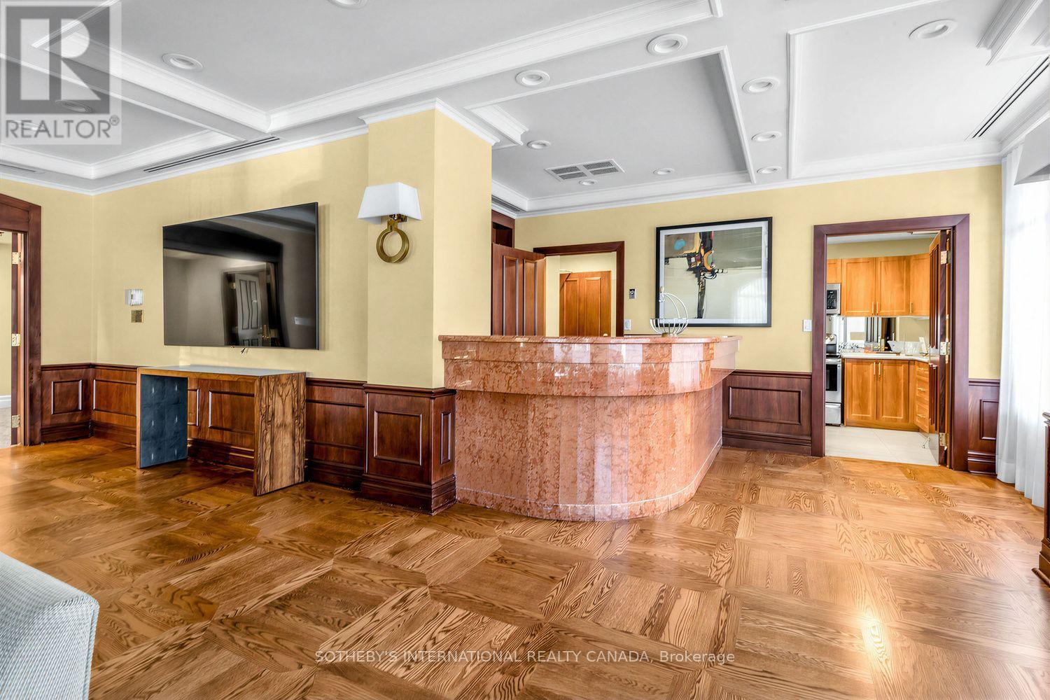 #704 38 AVOCA AVENUE - 32