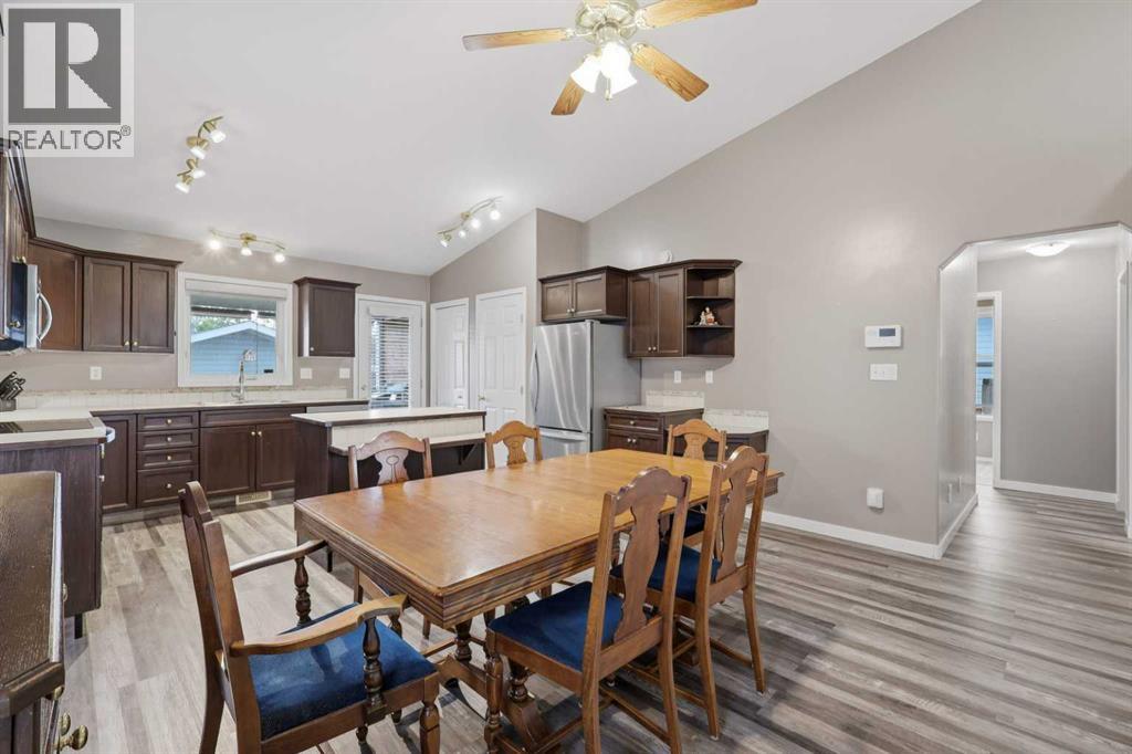 Listing photo – 142 Robinson, Penhold