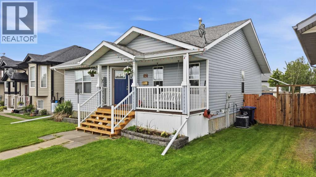 Listing photo – 142 Robinson, Penhold