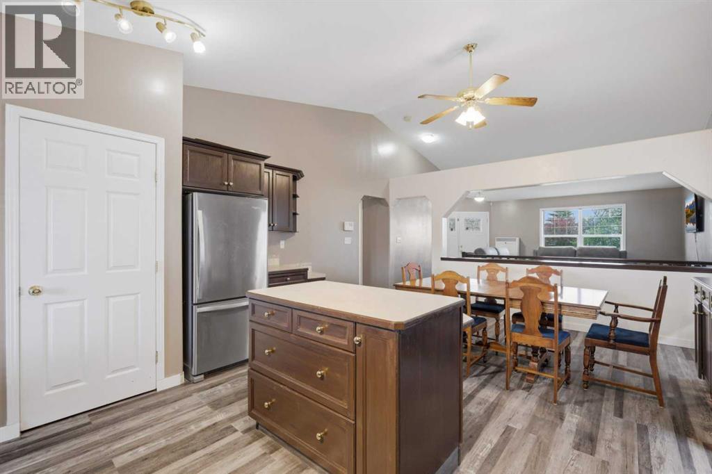 Listing photo – 142 Robinson, Penhold