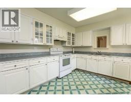 Kitchen - 11 E 300 N, Raymond, AB T0K2S0 Photo 16