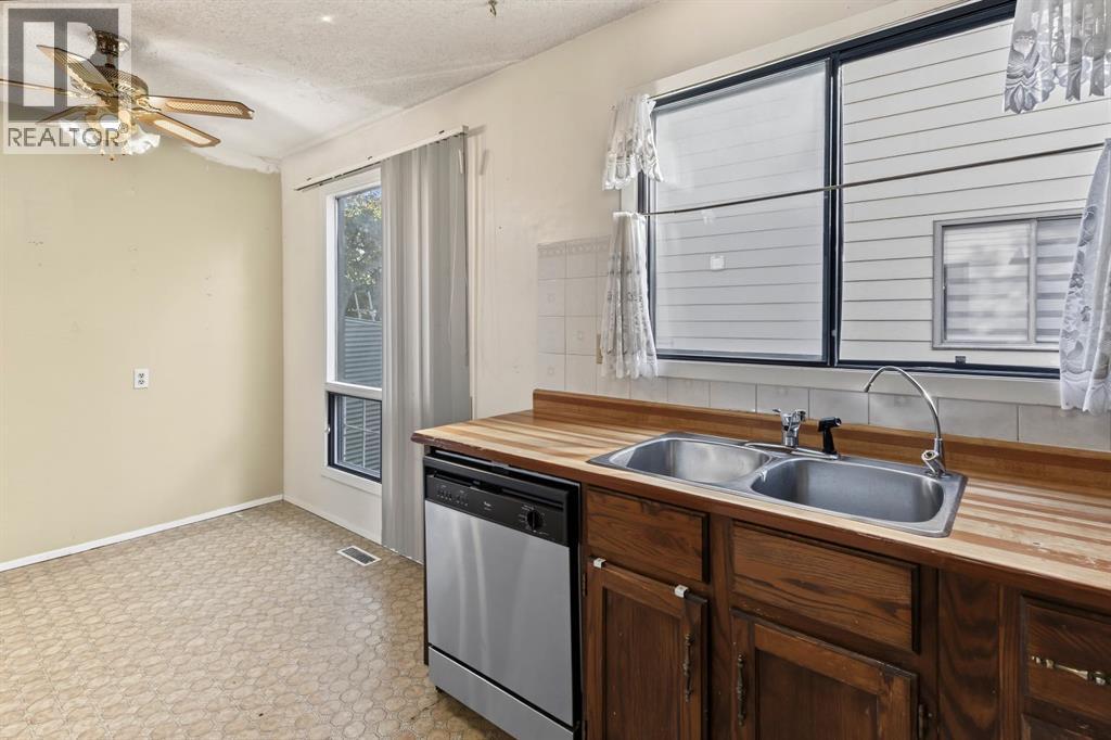 1272 Berkley Drive NW - photo 12