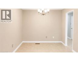 Dining room - 10 Holborn Court Unit# 38, Kitchener, ON N2A3Y9 Photo 9