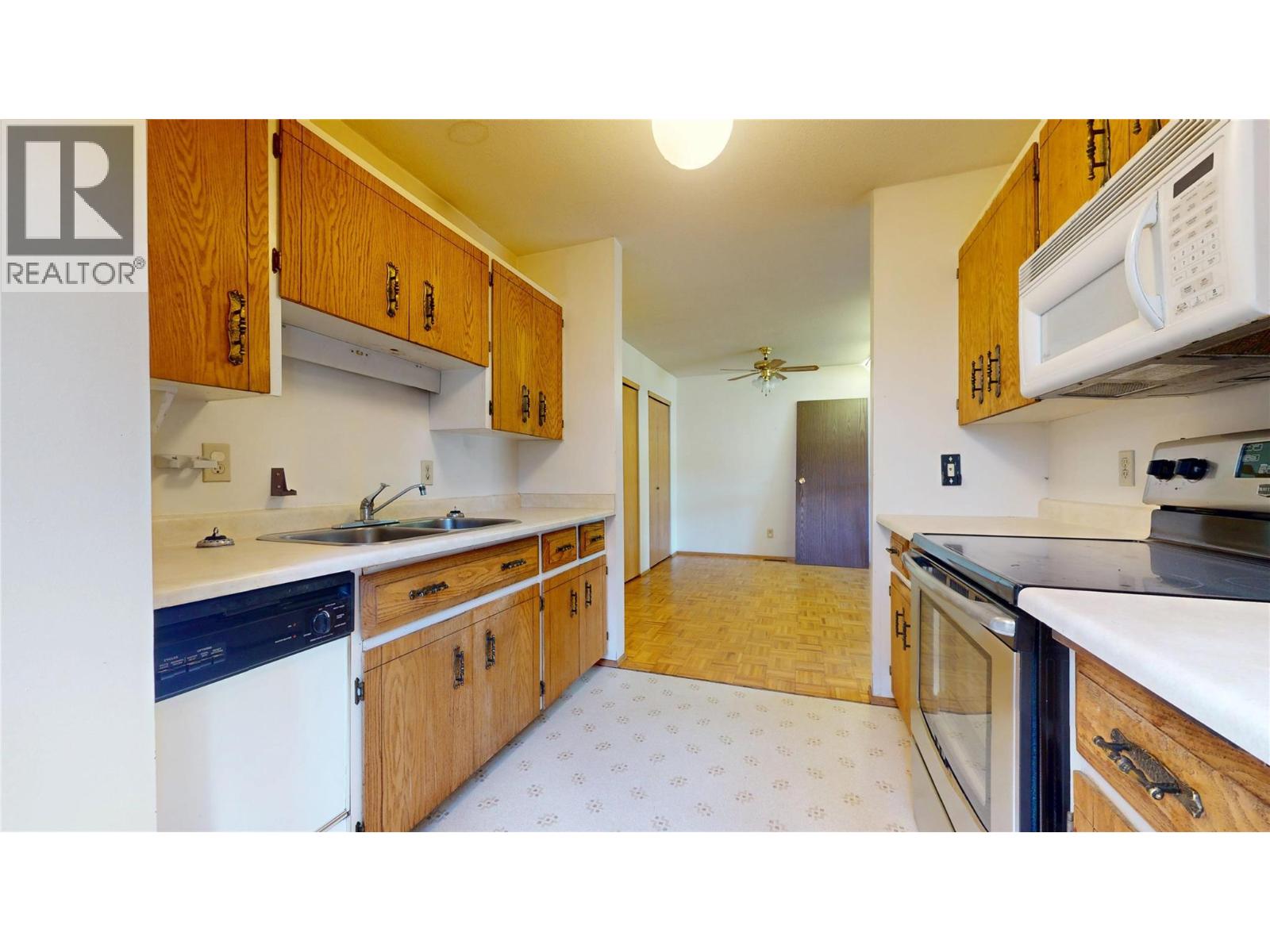 13 of 49 - 281 Kimbrook Crescent