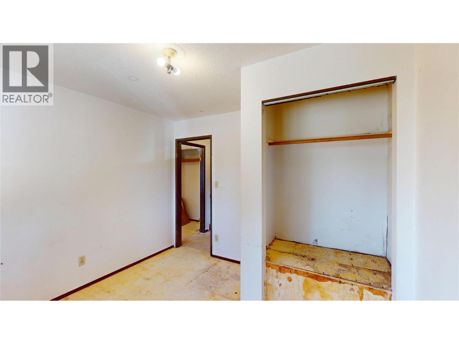18 of 44 - 283 Kimbrook Crescent
