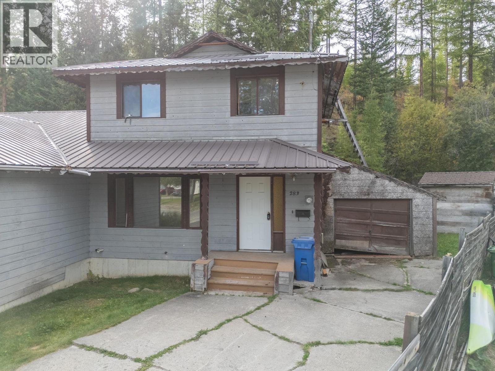 1 of 44 - 283 Kimbrook Crescent
