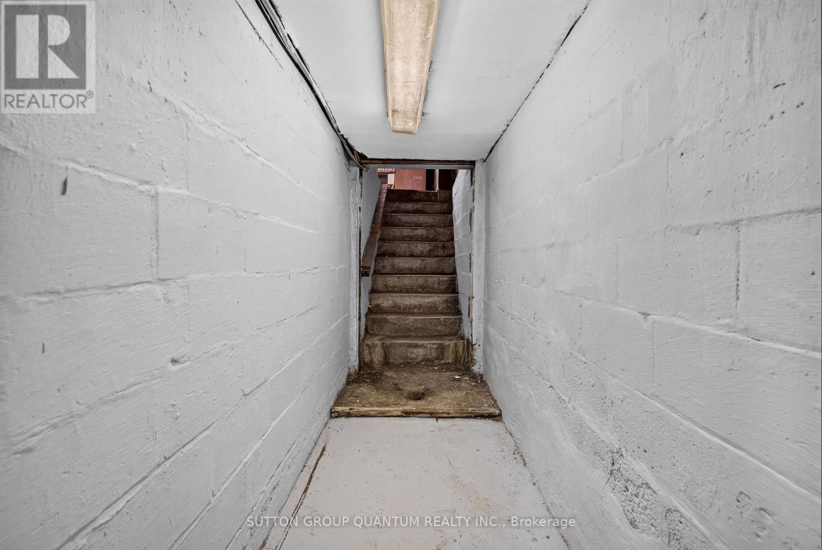689 BARTON STREET E, Hamilton (Stipley) — photo 24