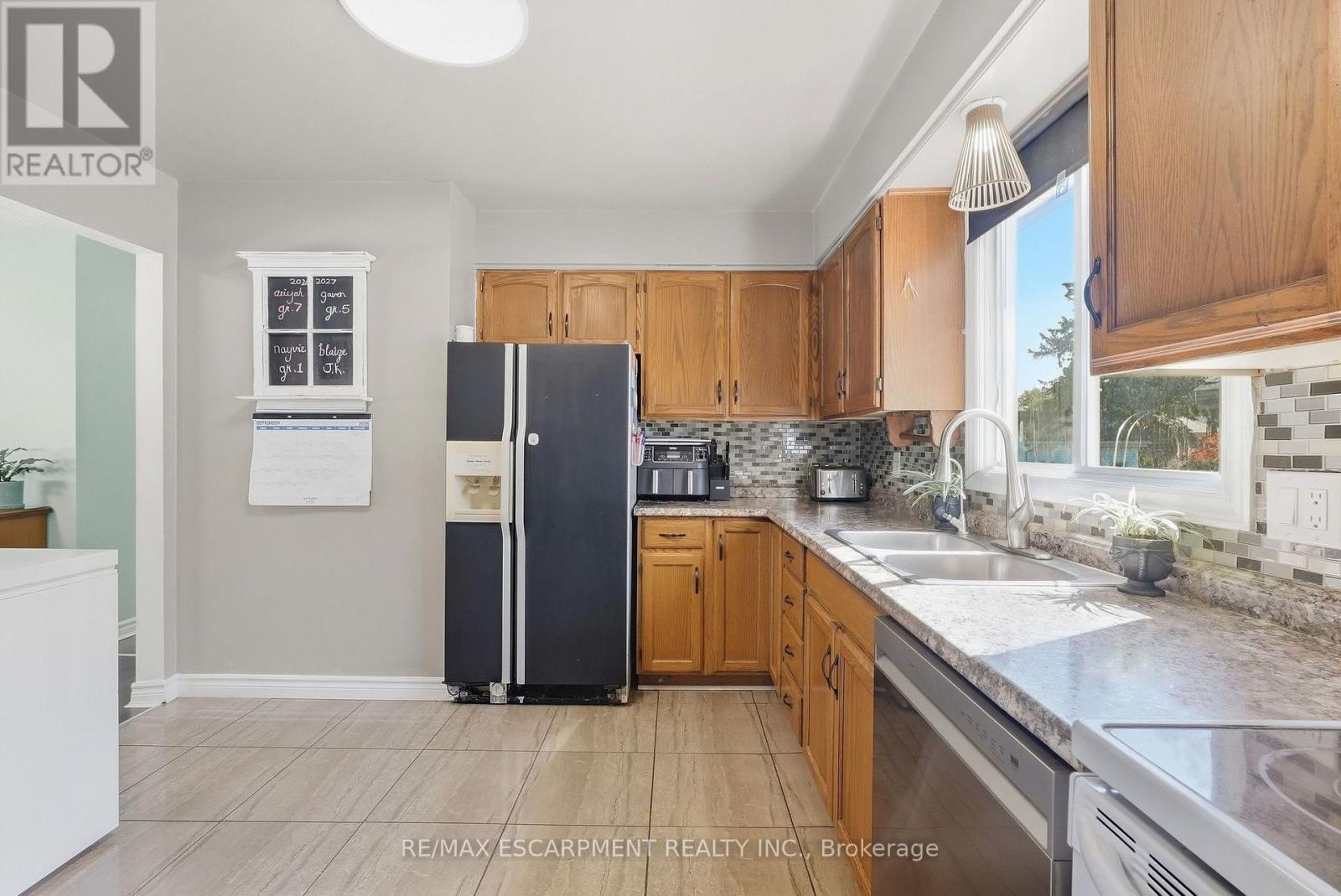 34 GRANTHAM AVENUE S - 20