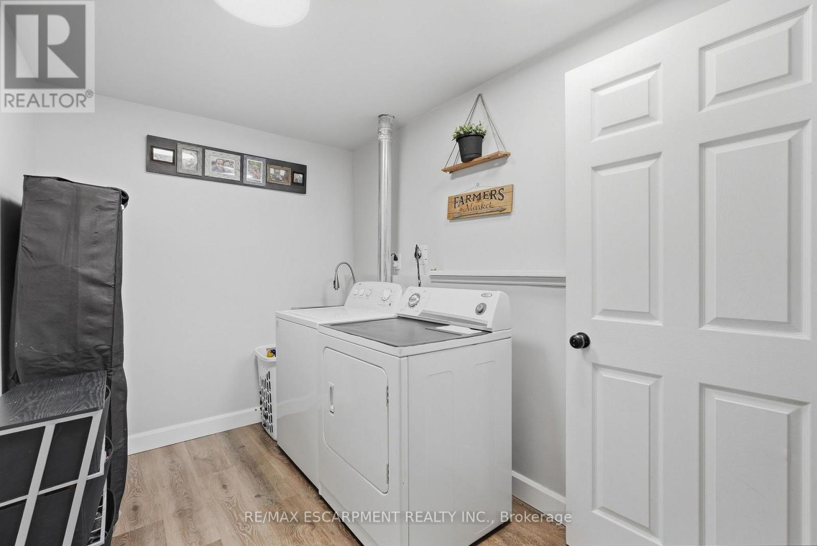 34 GRANTHAM AVENUE S - 35