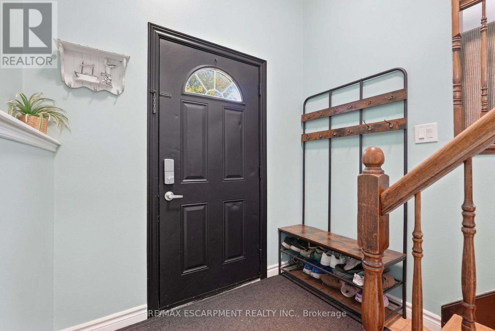34 GRANTHAM AVENUE S - 4