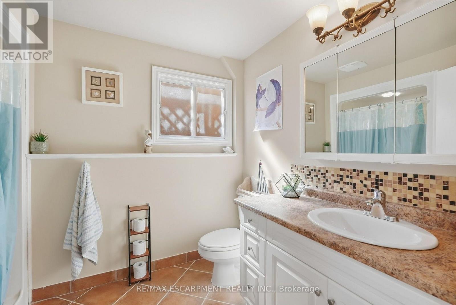 34 GRANTHAM AVENUE S - Image 43