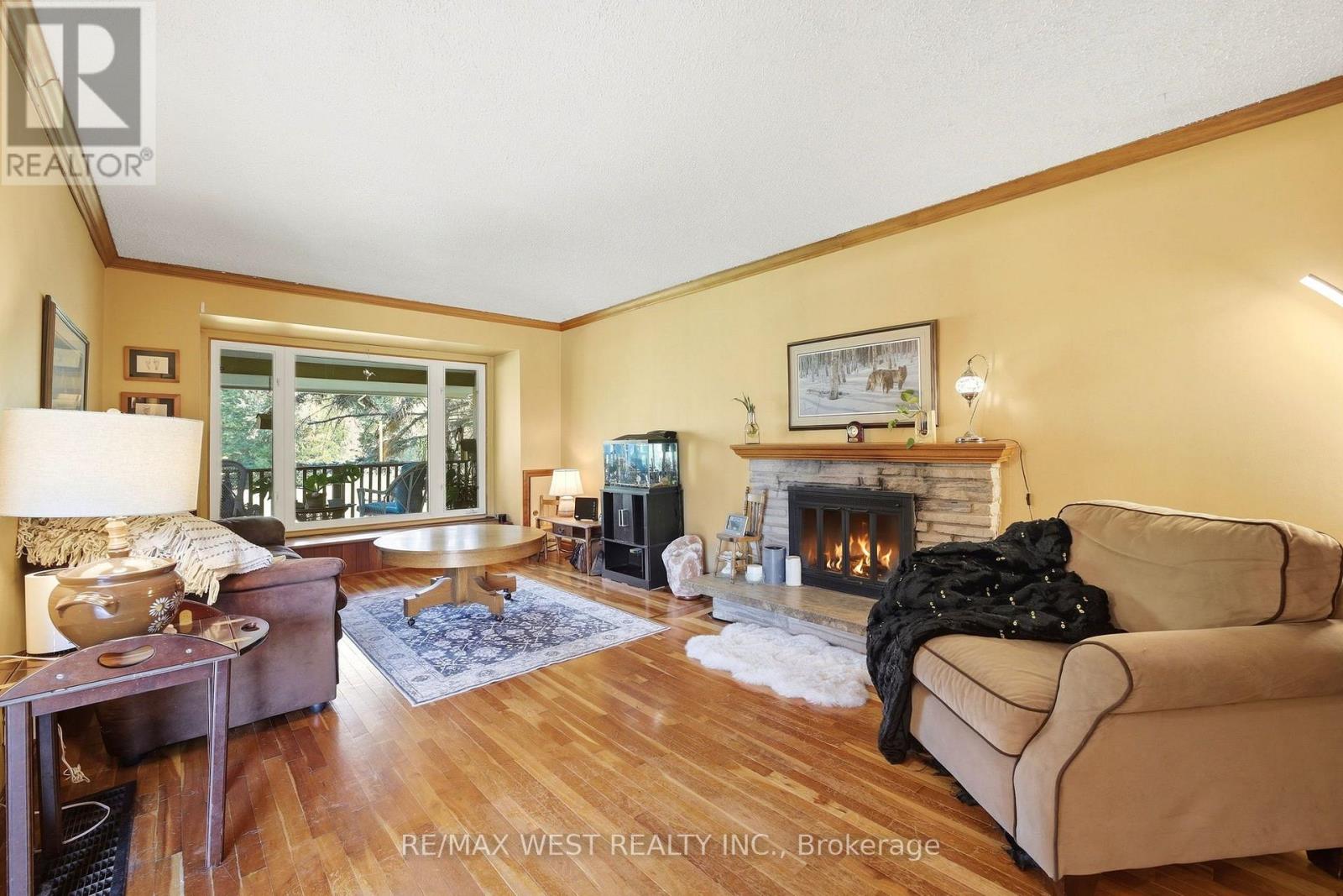 9244 Halton Erin Townline, Erin, Ontario, L7J2L8, Erin, Ontario — photo 4 of 5