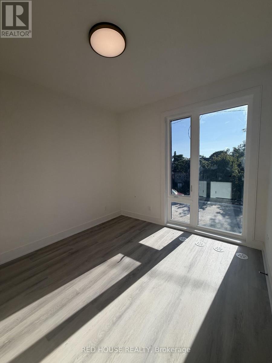 210 Ellis Avenue — photo 11