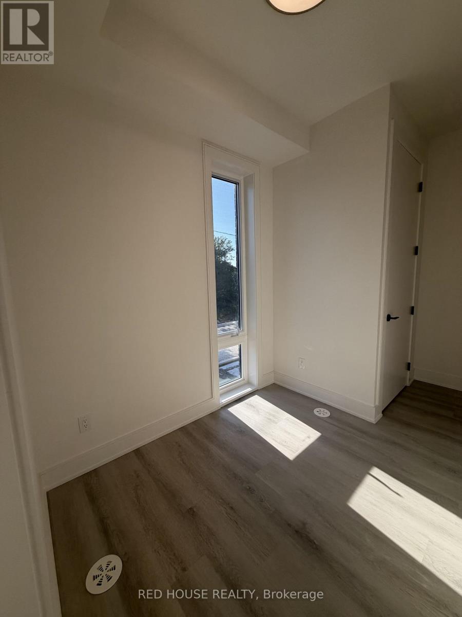 210 Ellis Avenue — photo 17