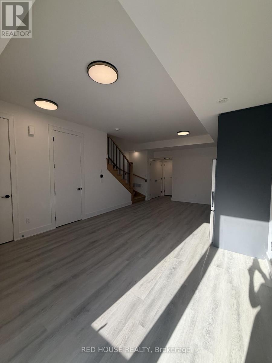 210 Ellis Avenue — photo 4