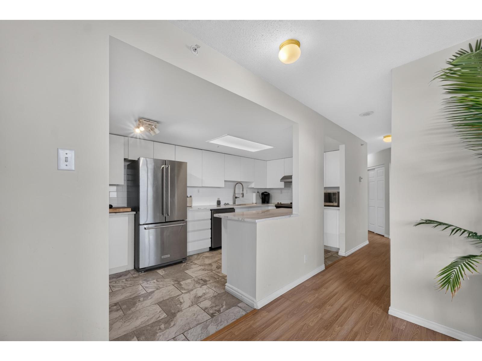 2 Bed, 2 Bath House for Sale in Surrey – 1502 10082 148 STREET, Surrey – MLS# R3169517 - Image 15