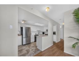 1502 10082 148 Street, Surrey, BC V3R0S3 Photo 8