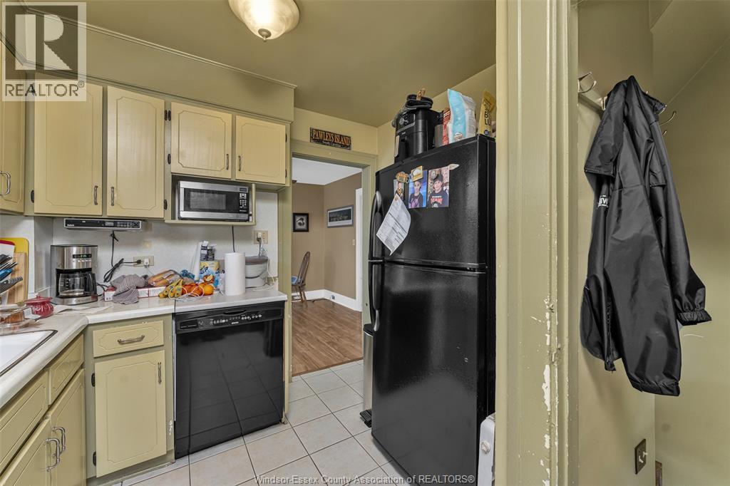 1174 PARENT AVE - Image 12