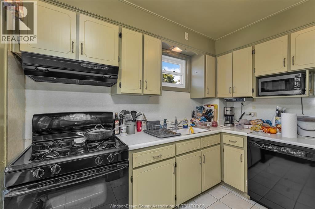 1174 PARENT AVE - Image 9