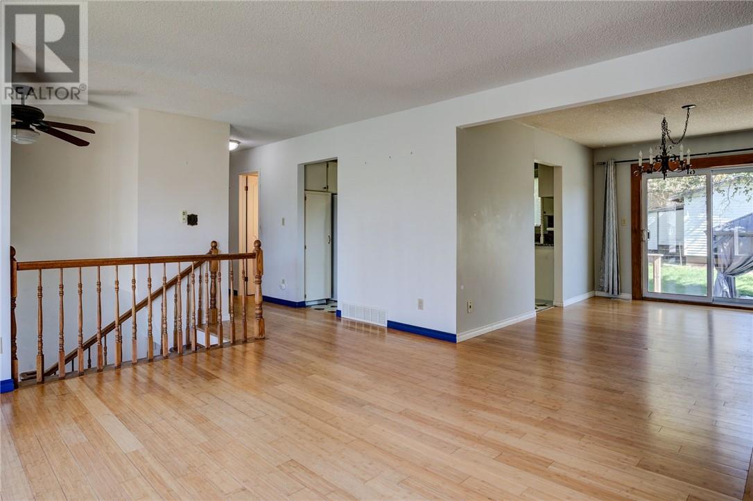 890 Auger Avenue, Sudbury, Ontario, P3A4A6, Sudbury, Ontario — photo 4 of 5