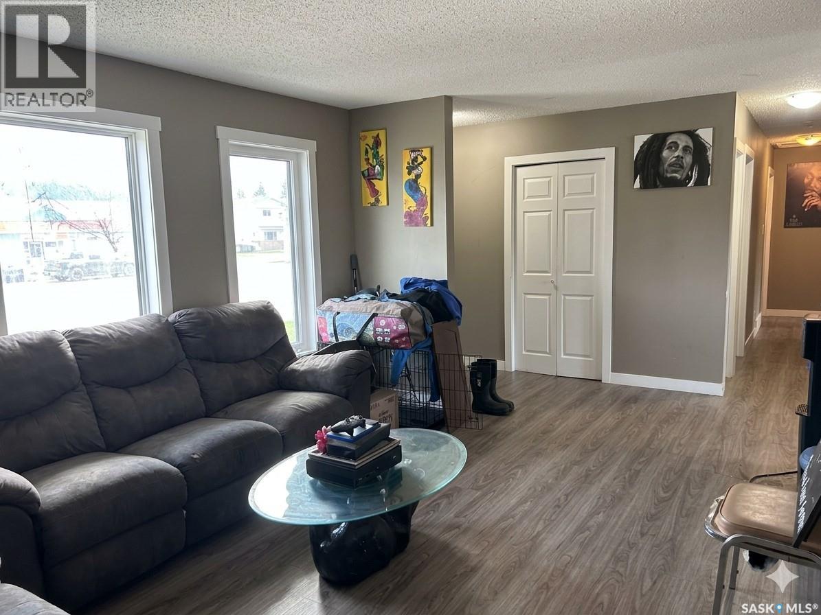 204 Railway AVENUE W, Shellbrook — photo 2