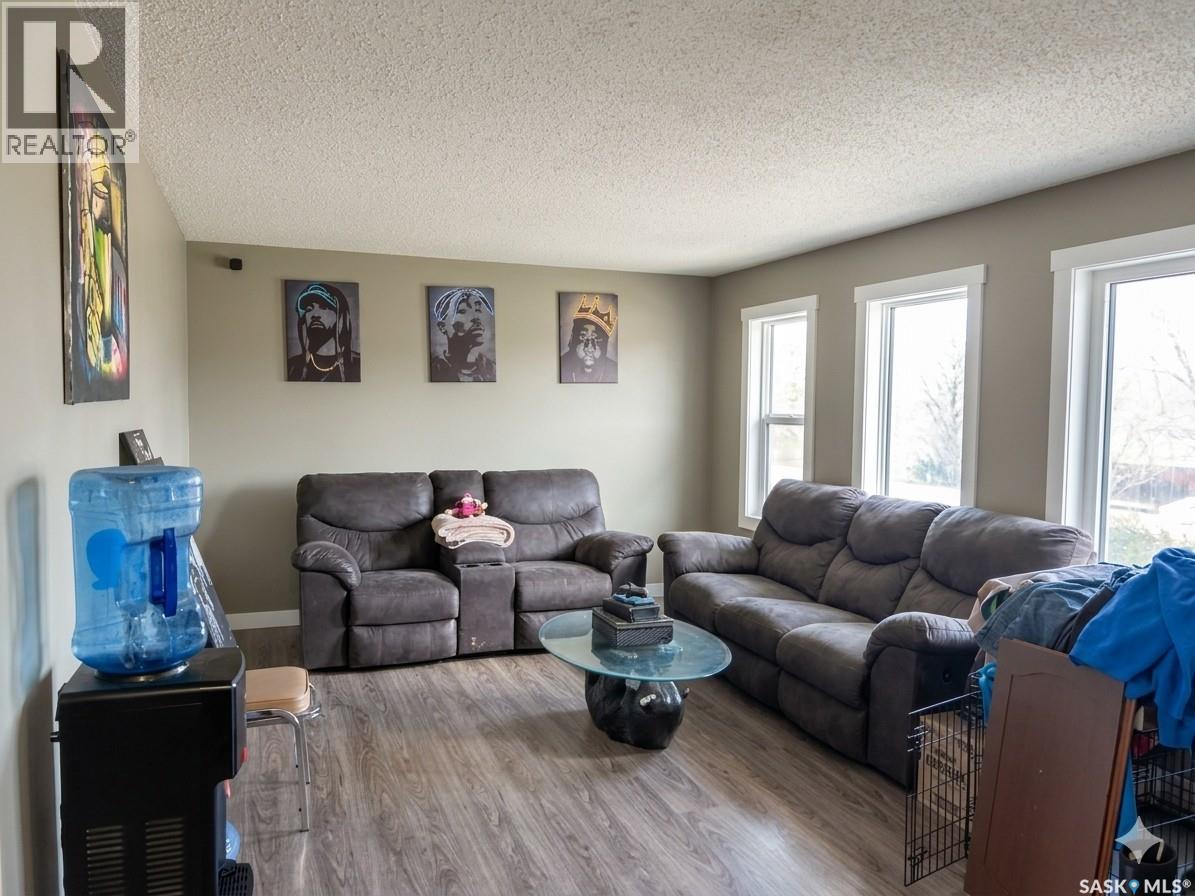 204 Railway AVENUE W, Shellbrook — photo 3