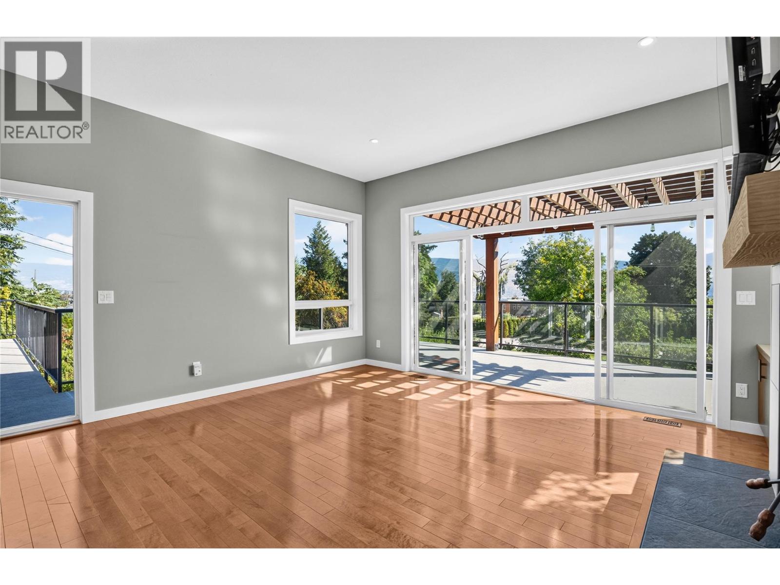 220 West Bench Drive, Penticton