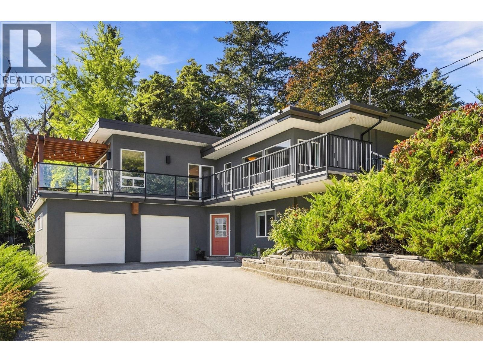 220 West Bench Drive, Penticton