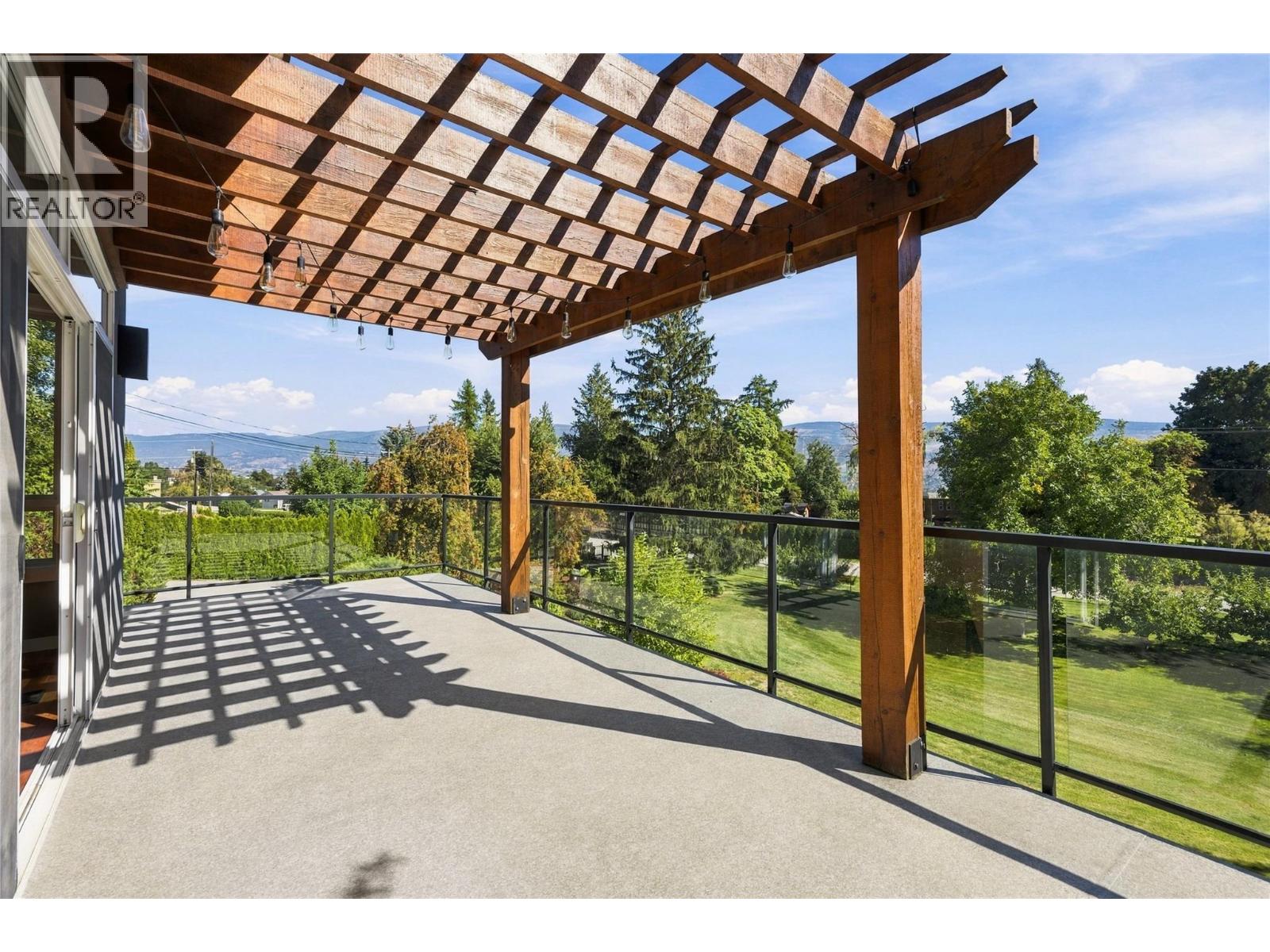 220 West Bench Drive, Penticton