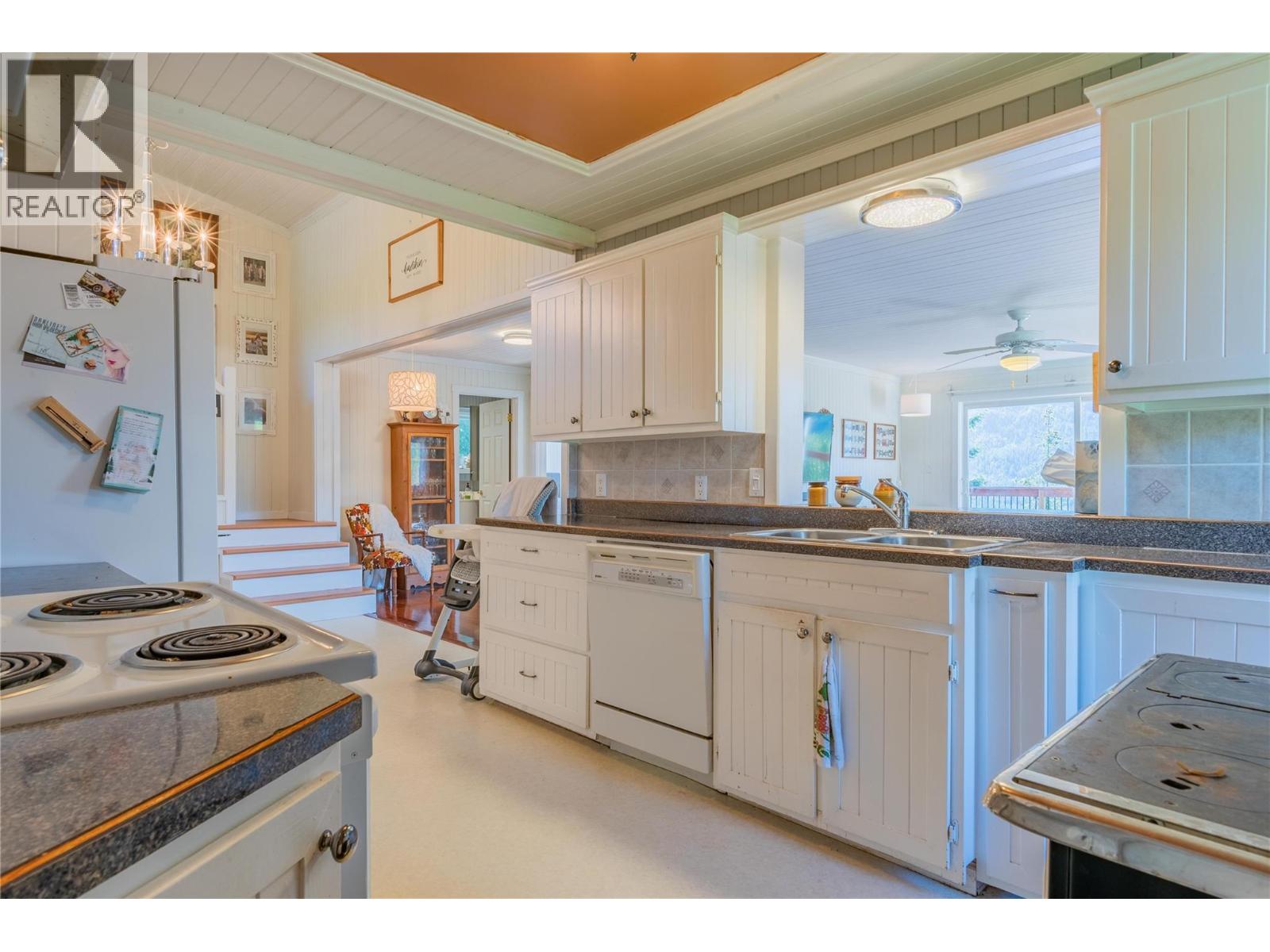 2396 NAULT Road - 17