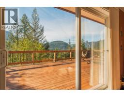 2396 Nault Road, Pass Creek, BC V1N4T5 Photo 36